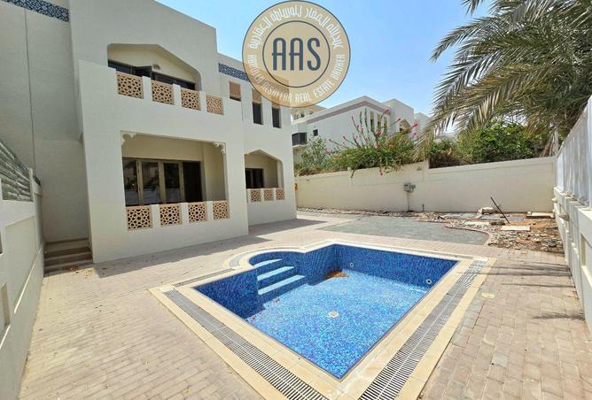 Luxurious 4BR Townhous with Private pool in 280k/