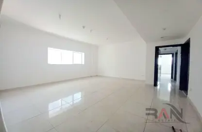 Apartment - 2 Bedrooms - 3 Bathrooms for rent in Al Saman Tower - Hamdan Street - Abu Dhabi