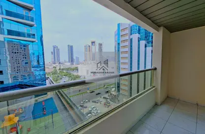 شقة - 2 غرف نوم - 2 حمامات للايجار في الممزر بلازا - شارع التعاون - التعاون - الشارقة