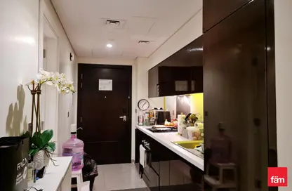 صورة لـ مطبخ شقة - 1 حمام للبيع في داماك ماجستين - الخليج التجاري - دبي ، صورة رقم 1