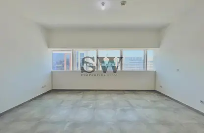 Apartment - 1 Bedroom - 2 Bathrooms for rent in Mina Road - Tourist Club Area - Abu Dhabi