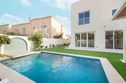 فيلا - 4 غرف نوم - 3 حمامات للبيع في الينابيع 2 - الينابيع - دبي