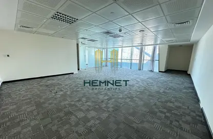 Fitted OfficeâVacantâGreat AmenitiesâHigh Floor