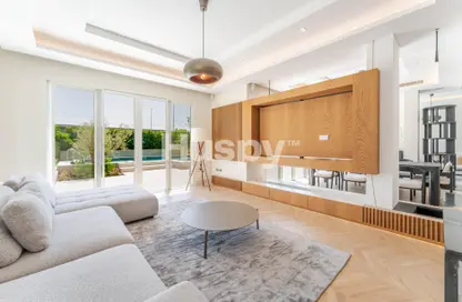 Villa - 3 Bedrooms - 4 Bathrooms for sale in Jumeirah Park Homes - Jumeirah Park - Dubai