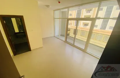 Apartment - 2 Bedrooms - 3 Bathrooms for rent in Muwaileh 29 Building - Muwaileh - Sharjah