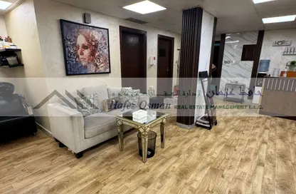 Show Room - Studio - 1 Bathroom for rent in Al Khalidiya - Abu Dhabi