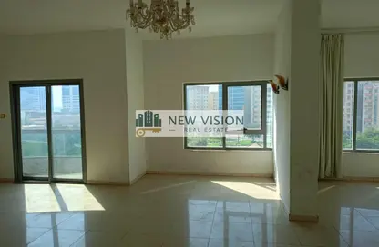 Apartment - 3 Bedrooms - 4 Bathrooms for rent in Al Fardan Centre - Al Majaz 3 - Al Majaz - Sharjah