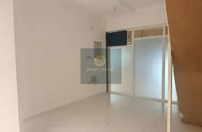 محل - استوديو للايجار في القصيص - دبي