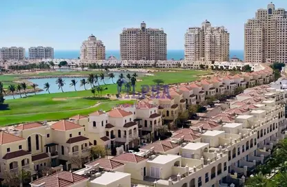 فيلا - 3 غرف نوم - 3 حمامات للايجار في تاون هاوسز قرية الحمرا - قرية الحمرا - رأس الخيمة