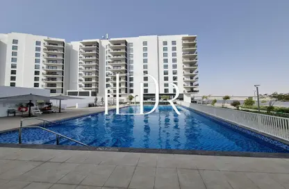 Apartment - 2 Bedrooms - 3 Bathrooms for sale in Waters Edge - Yas Island - Abu Dhabi