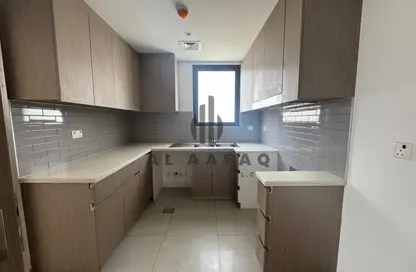 Apartment - 3 Bedrooms - 4 Bathrooms for rent in Al Khan - Sharjah