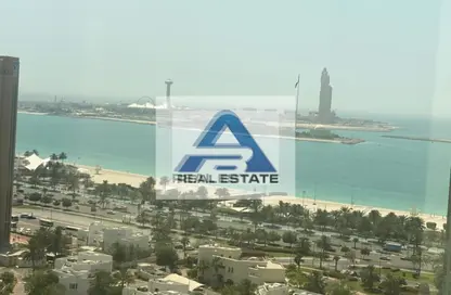 Apartment - 3 Bedrooms - 4 Bathrooms for rent in Cornich Al Khalidiya - Al Khalidiya - Abu Dhabi