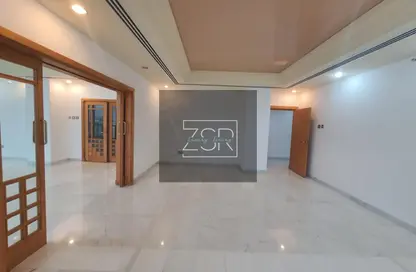 Apartment - 3 Bedrooms - 4 Bathrooms for rent in Baynuna Tower 2 - Corniche Road - Abu Dhabi