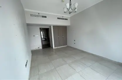 Apartment - 2 Bedrooms - 2 Bathrooms for rent in Al Khan - Sharjah