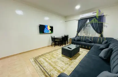 Living / Dining Room image for: Apartment - 1 Bedroom - 2 Bathrooms for rent in Al Mowaihat 3 - Al Mowaihat - Ajman, Image 1