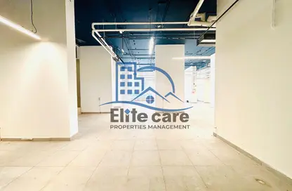 Show Room - Studio - 2 Bathrooms for rent in Lake View Tower - Corniche Road - Abu Dhabi