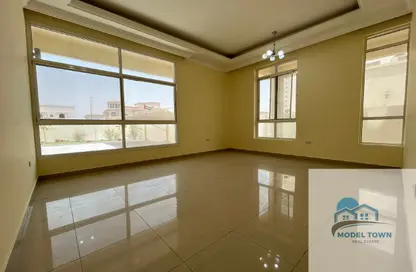 Apartment - Studio - 1 Bathroom for rent in Shakhbout City - Abu Dhabi