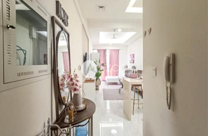 Apartment - 1 Bathroom for rent in Dar Al Jawhara - Jumeirah Village Circle - Dubai