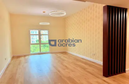 شقة - غرفة نوم - 2 حمامات للايجار في بناية  38إلى107 - طراز البحر المتوسط - ديسكفري غاردنز - دبي