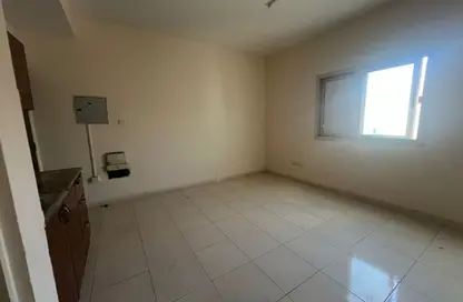 Apartment - Studio - 1 Bathroom for rent in Al Nabaa Building - Al Naba'ah - Al Sharq - Sharjah