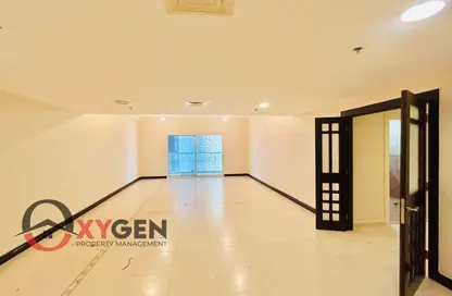 Apartment - 2 Bedrooms - 3 Bathrooms for rent in Baynuna Tower 2 - Corniche Road - Abu Dhabi