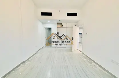 شقة - غرفة نوم - 2 حمامات للايجار في مبني الامير عبدالله - 4 الورسان - الورسان - دبي شقة - غرفة نوم - 2 حمامات للايجار في مبني الامير عبدالله - 4 الورسان - الورسان - دبي