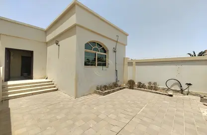 Apartment - 2 Bedrooms - 2 Bathrooms for rent in Falaj Hazzaa - Al Ain