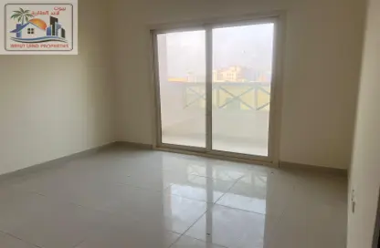 شقة - 2 غرف نوم - 2 حمامات للايجار في مجمع مويلح - تجارية مويلح - الشارقة