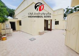 Villa - 2 bedrooms - 3 bathrooms for rent in Al Sabkha - Al Riqqa - Sharjah