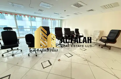 طابق كامل - استوديو - 4 حمامات للايجار في كورنيش الخان - الخان - الشارقة