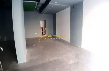 Shop - Studio - 1 Bathroom for rent in Golden Falcon Tower - Hamdan Street - Abu Dhabi