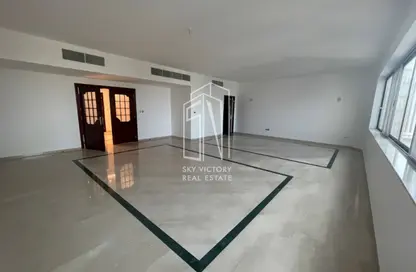 Apartment - 4 Bedrooms - 5 Bathrooms for rent in Khalifa Street - Abu Dhabi
