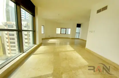 Empty Room image for: Apartment - 3 Bedrooms - 5 Bathrooms for rent in Galaxy tower - Khalifa Street - Abu Dhabi, Image 1
