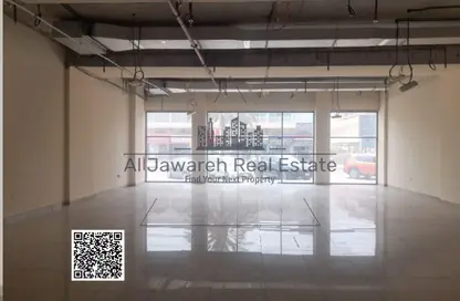 عمارة بالكامل - استوديو - 8 حمامات للايجار في النباعة - الشارقة