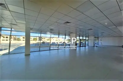 Shop - Studio - 1 Bathroom for rent in Ministries Complex - Khalifa Park - Eastern Road - Abu Dhabi