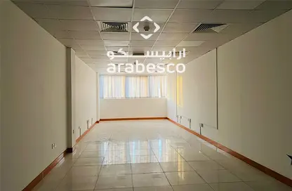مكتب - استوديو - 1 حمام للايجار في الكرامة - دبي