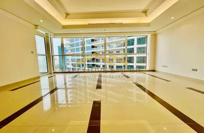 Apartment - 3 Bedrooms - 2 Bathrooms for rent in Wave tower - Corniche Road - Abu Dhabi