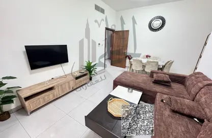 شقة - 2 غرف نوم - 3 حمامات للايجار في برج الكورنيش - طريق كورنيش عجمان - عجمان