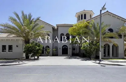 Villa - 6 Bedrooms - 7 Bathrooms for sale in Signature Villas Frond M - Signature Villas - Palm Jumeirah - Dubai