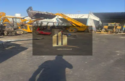 مستودع - استوديو - 2 حمامات للبيع في المنطقة الصناعية بالشارقة - الشارقة