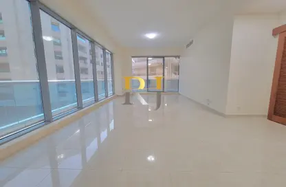 Apartment - 3 Bedrooms - 3 Bathrooms for rent in Silver Sands 2 - Mankhool - Bur Dubai - Dubai