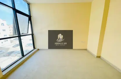 شقة - غرفة نوم - 1 حمام للايجار في مبنى مويلح - مويلح - الشارقة شقة - غرفة نوم - 1 حمام للايجار في مبنى مويلح - مويلح - الشارقة