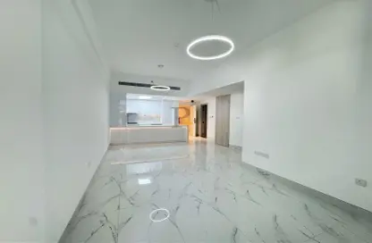 Apartment - 1 Bedroom - 2 Bathrooms for rent in Lumina Vista Residences - Jumeirah Village Circle - Dubai