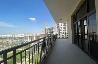 Apartment - 3 Bedrooms - 2 Bathrooms for sale in Parkviews - Town Square - Dubai