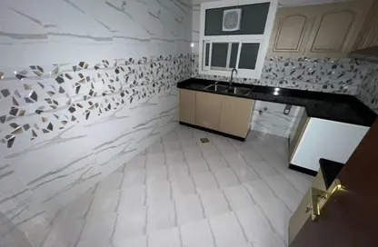 Apartment - 1 Bedroom - 2 Bathrooms for rent in Corniche Tower - Ajman Corniche Road - Ajman