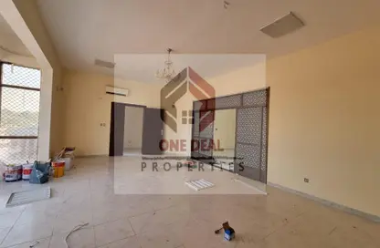 Empty Room image for: Apartment - 4 Bedrooms - 4 Bathrooms for rent in Al Jimi - Al Ain, Image 1