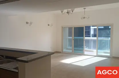 شقة - 2 غرف نوم - 2 حمامات للايجار في جولف فيو ريزدنس - مدينة دبي الرياضية - دبي