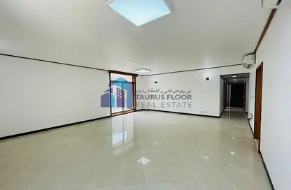 شقة - 3 غرف نوم - 3 حمامات للايجار في بناية المطينة - المطينة - ديرة - دبي