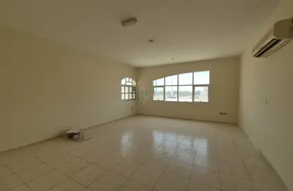 شقة - 3 غرف نوم - 3 حمامات للايجار في الدفينة - عشارج - العين