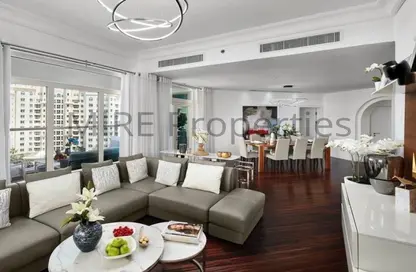 Apartment - 3 Bedrooms - 4 Bathrooms for rent in Al Shahla - Shoreline Apartments - Palm Jumeirah - Dubai
